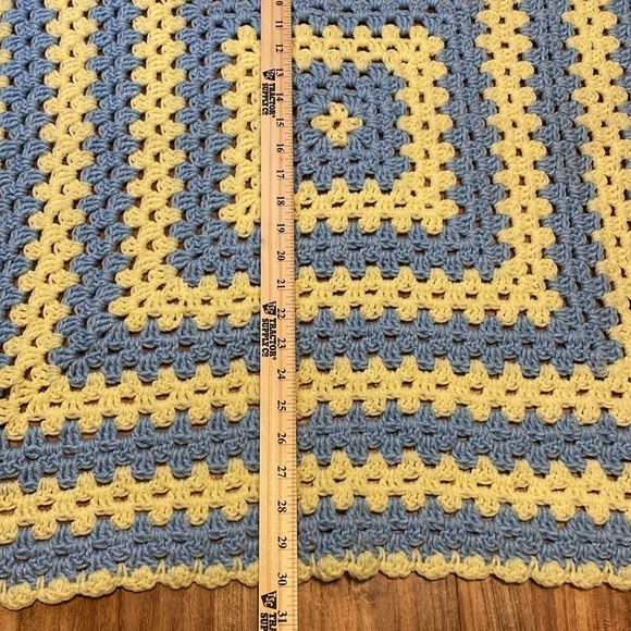 afghan blanket Handmade yellow blue knit crochet baby lap bedding - Picture 3 of 6